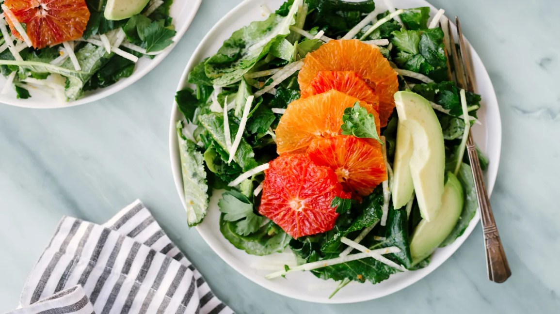 Salad with grapefruit and avocado